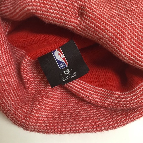 Chicago Bulls Beanie Ultra Game Knit Winter Hat Pom NBA Ski Snowboard Cap Red - Picture 4 of 7